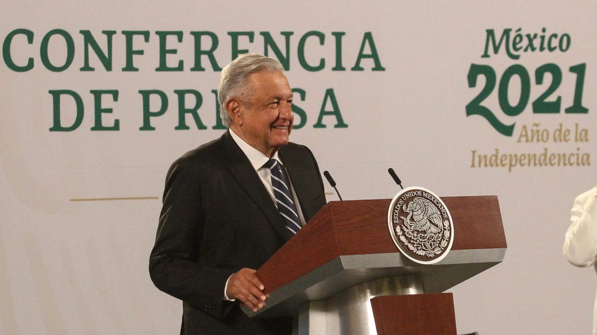 Lección de proselitismo en mañanera de AMLO